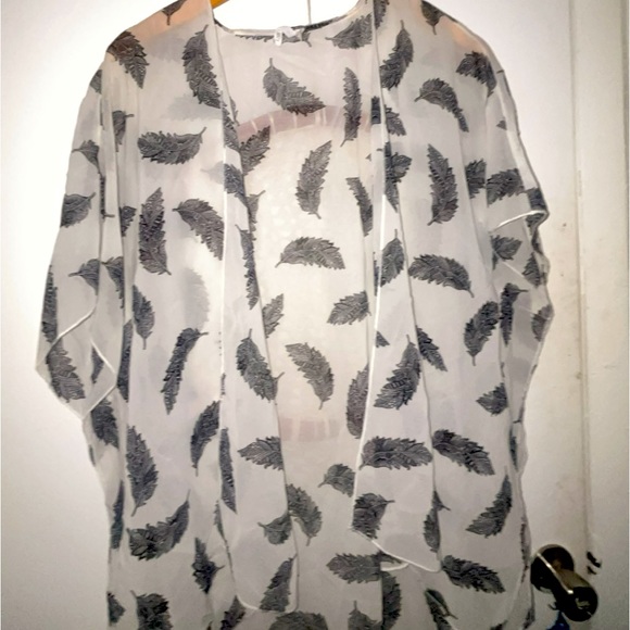 live 4 truth Tops - Live for Love Chiffon Kimono – Size Medium ✨